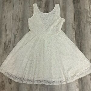 Monteau large lace dress